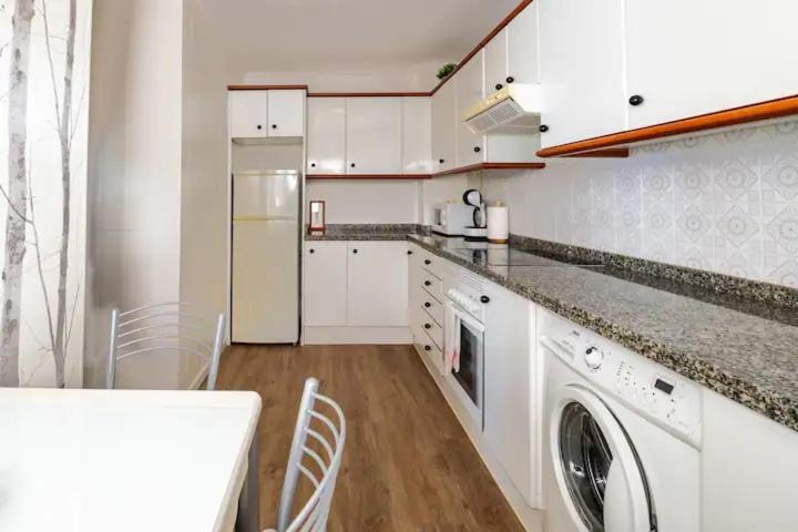 Apartamento Ezcurdia 22 Playa De San Lorenzo Primera Linea Gijón Exteriér fotografie